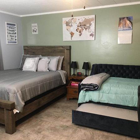 Home Away From Home, Recently Renovated North Troy Kültér fotó