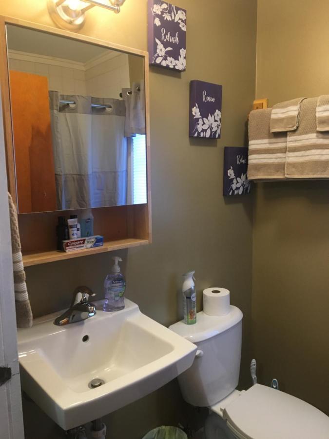 Home Away From Home, Recently Renovated North Troy Kültér fotó