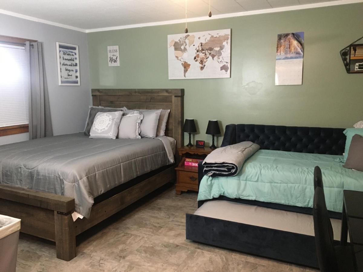Home Away From Home, Recently Renovated North Troy Kültér fotó