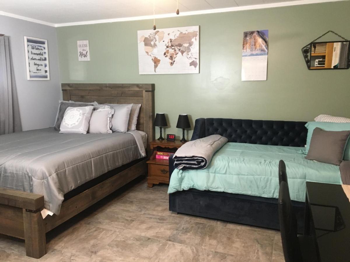 Home Away From Home, Recently Renovated North Troy Kültér fotó